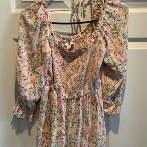 crown & ivy Pink Floral Smocked Top